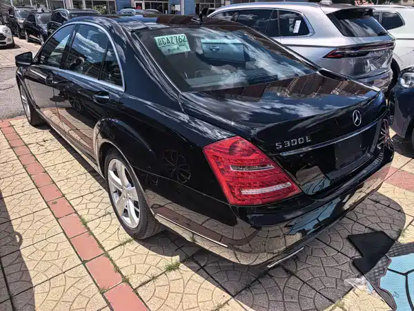 Mercedes-Benz S-Class 2012