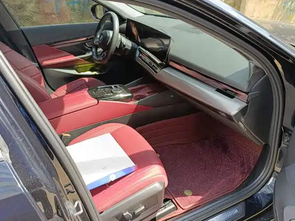 BMW i5 2025