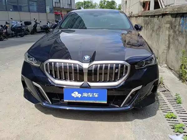 BMW i5 2025