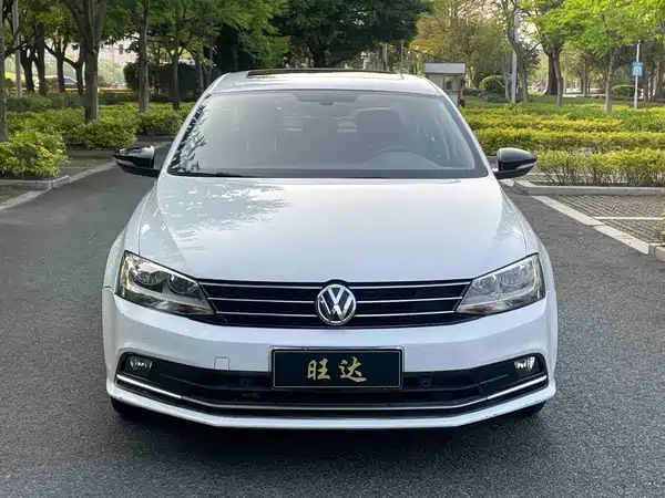 Volkswagen Sagitar 2018