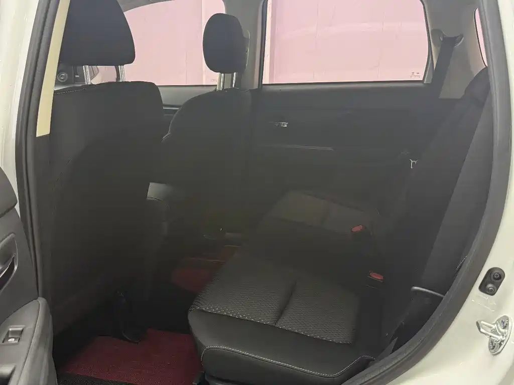 Mitsubishi Outlander 2022 — фото 15