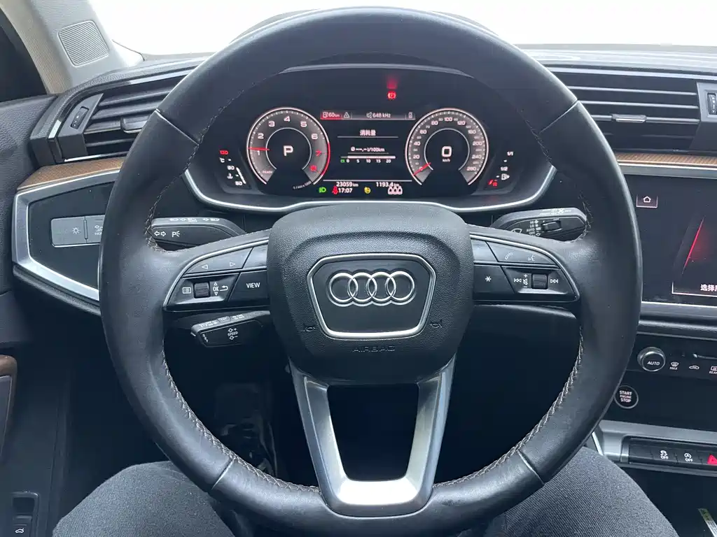 Audi Q3 2022 — фото 13