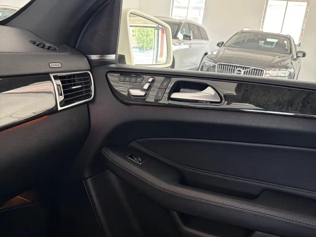 Mercedes-Benz GLS 2016 — фото 13