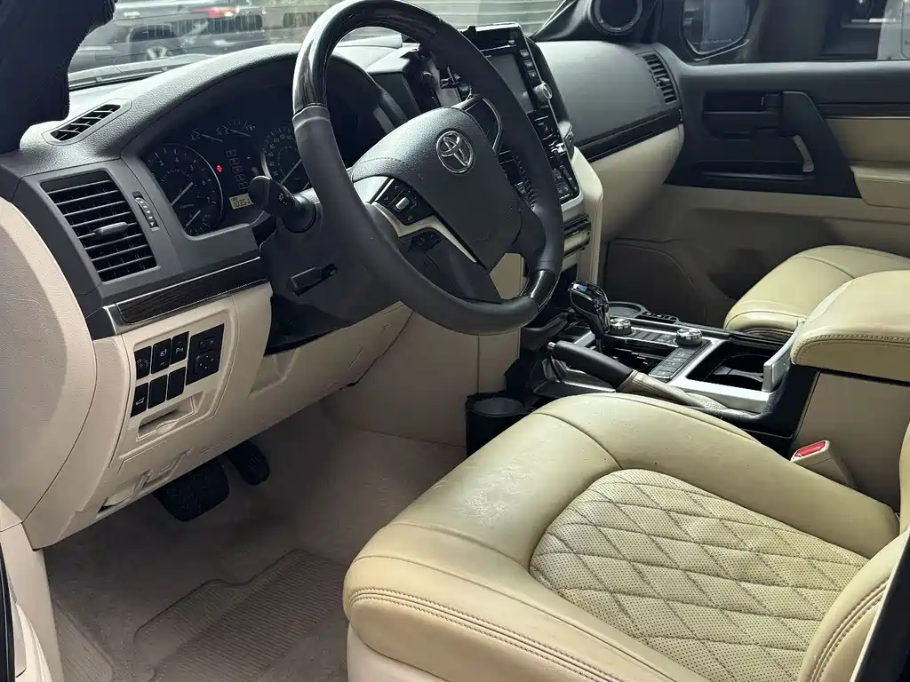 Toyota Land Cruiser 2019 — фото 9