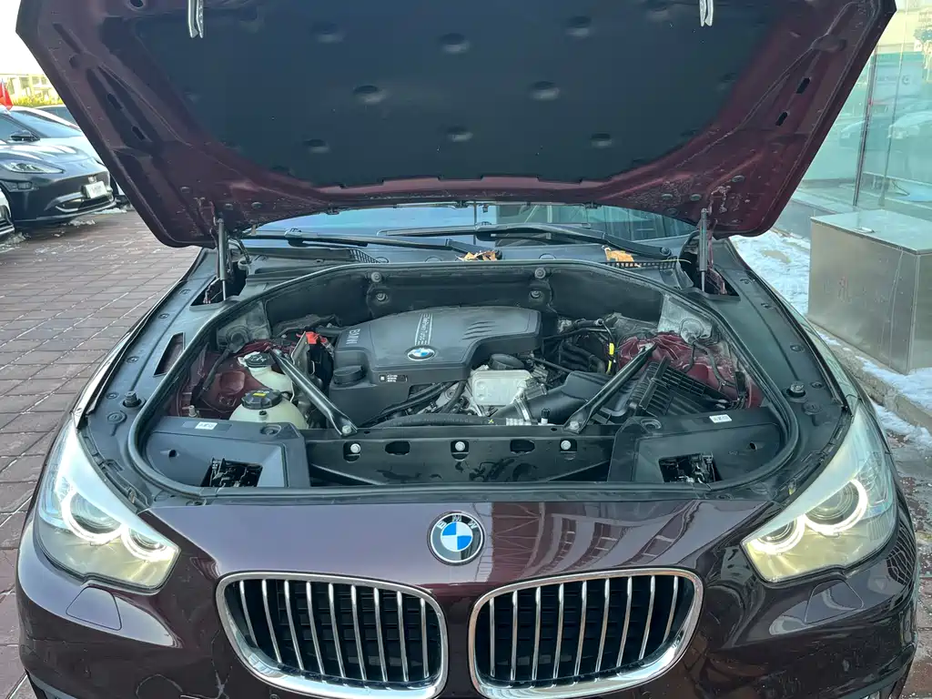 BMW 5 Series GT 2016 — фото 21