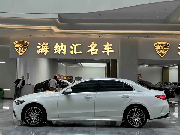 Mercedes-Benz C-Class 2024