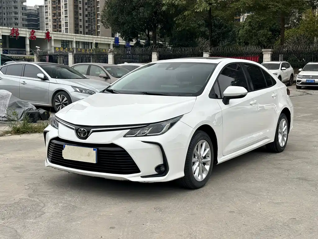 Toyota Corolla 2021 — фото 1