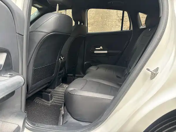 Mercedes-Benz GLA 2023