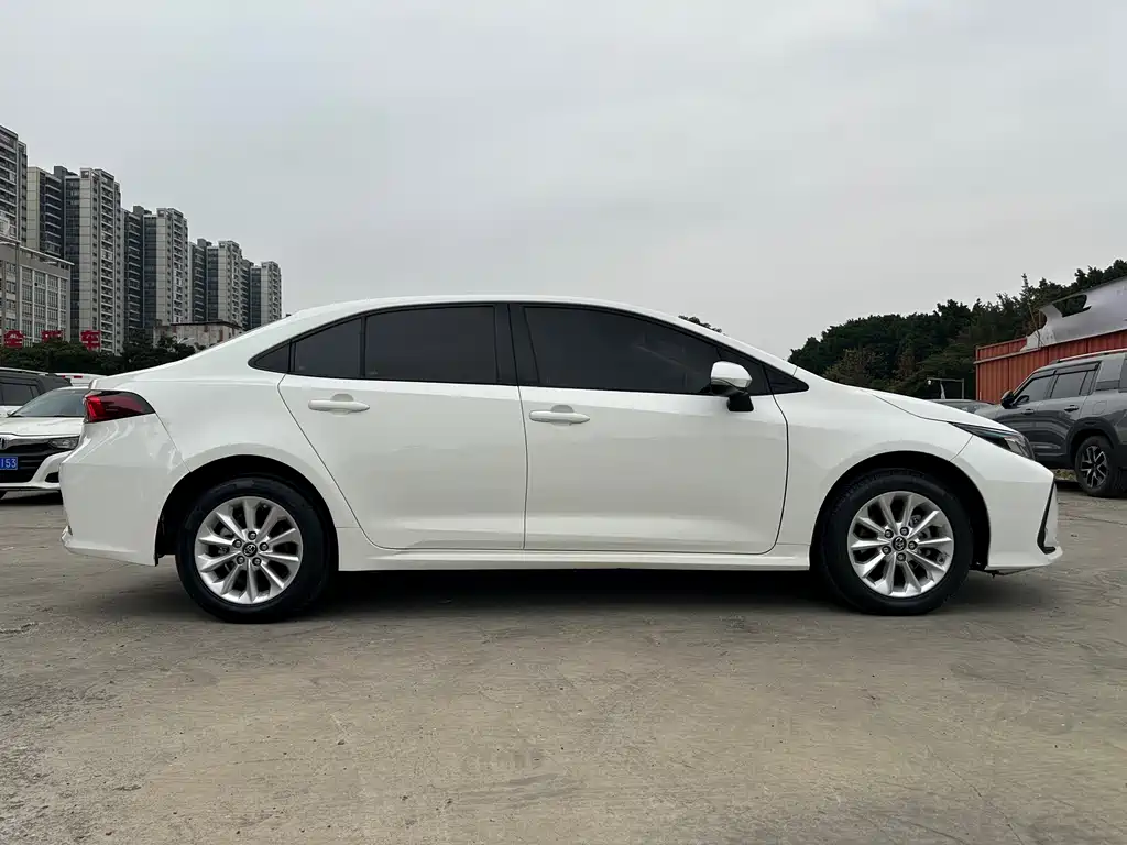 Toyota Corolla 2021 — фото 15