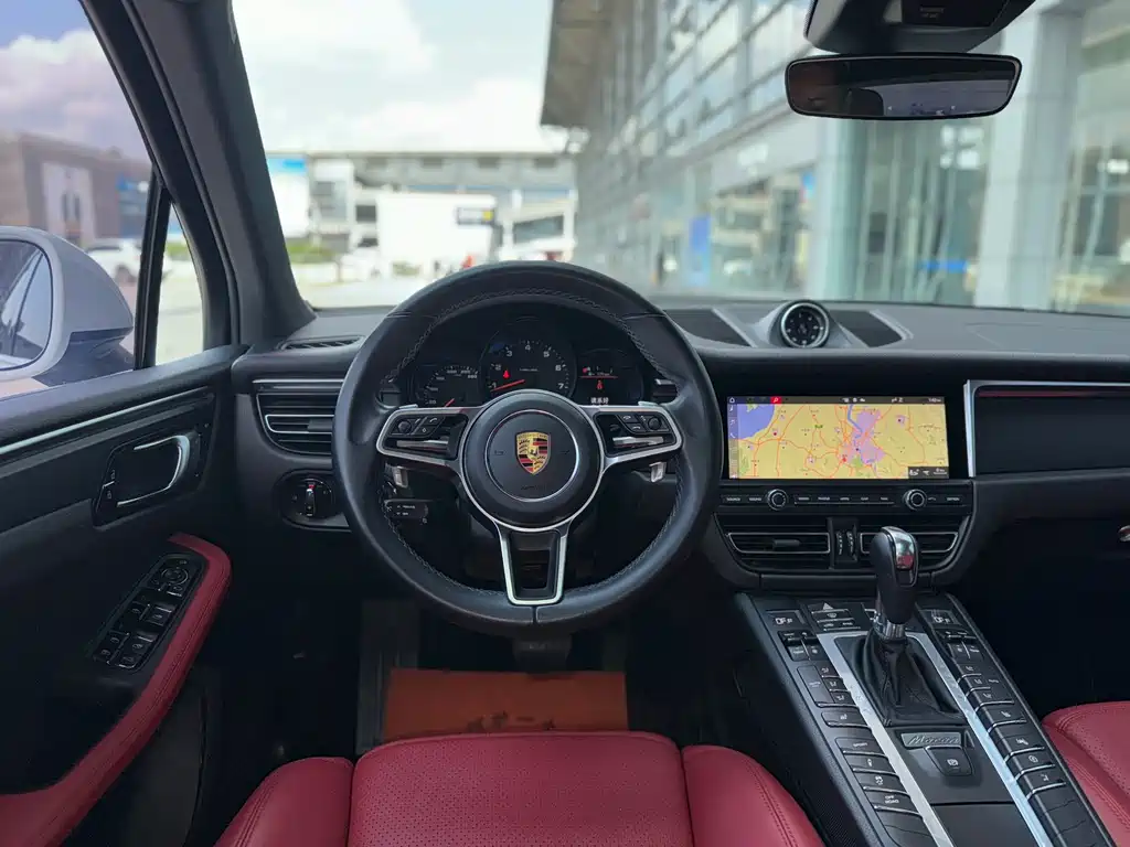 Porsche Macan 2021 — фото 11