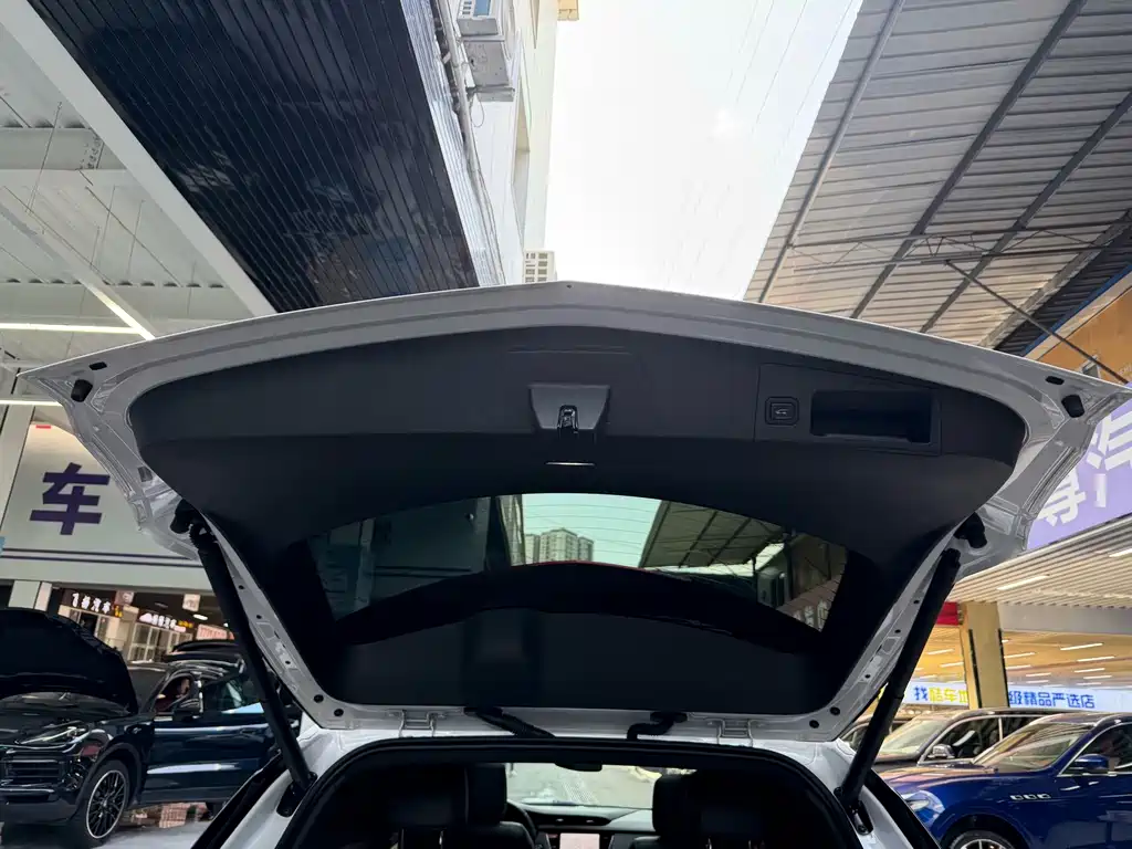 Cadillac XT5 2021 — фото 21