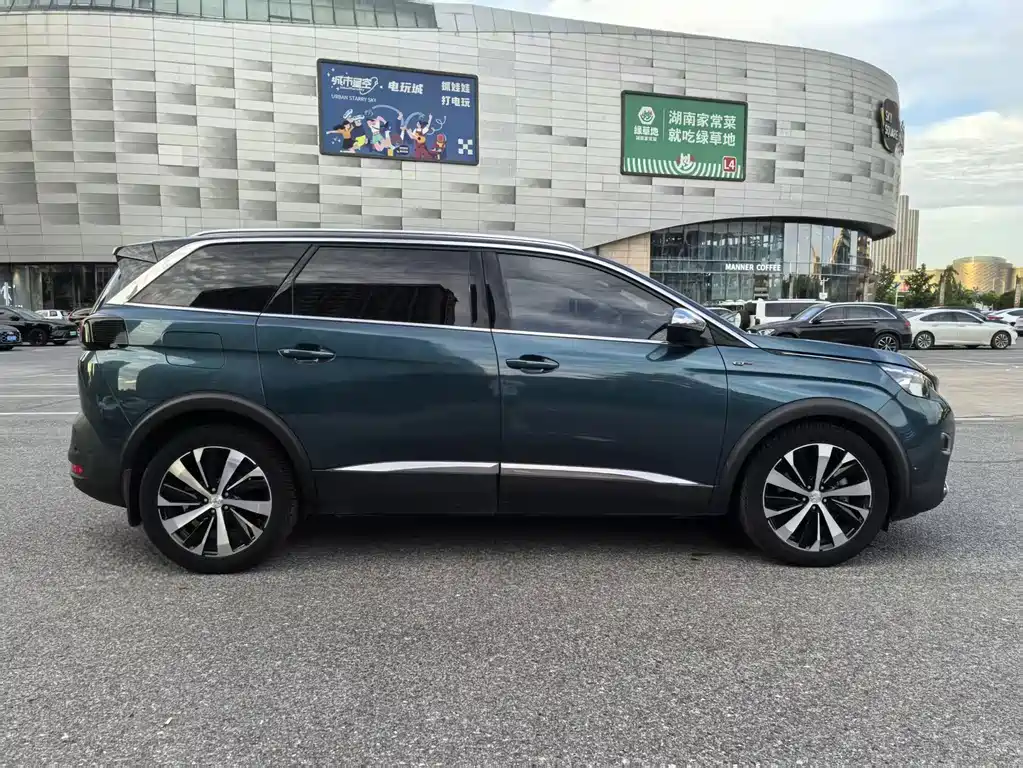 Peugeot 5008 2018 — фото 5