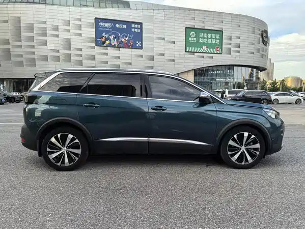 Peugeot 5008 2018