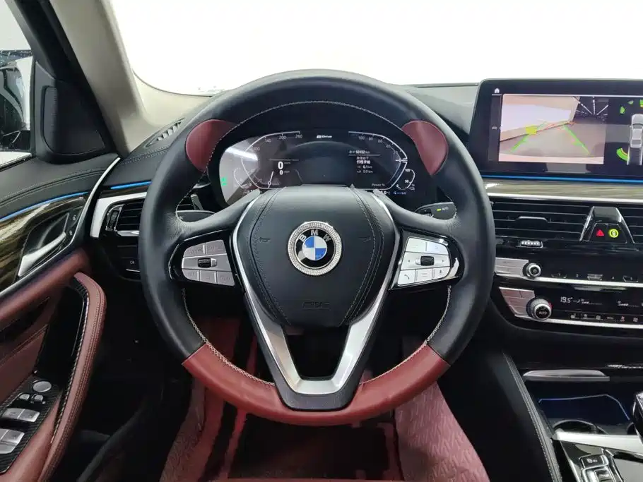 BMW 5 Series New Energy 2021 — фото 15