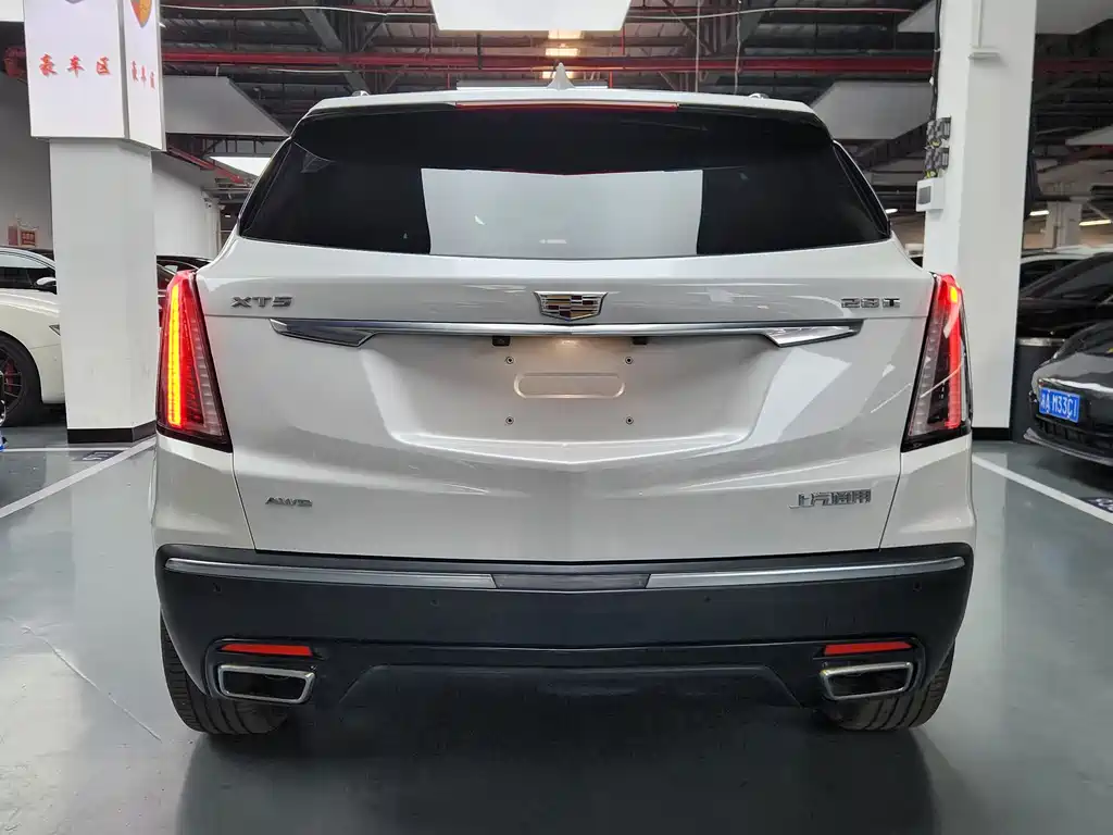 Cadillac XT5 2023 — фото 13