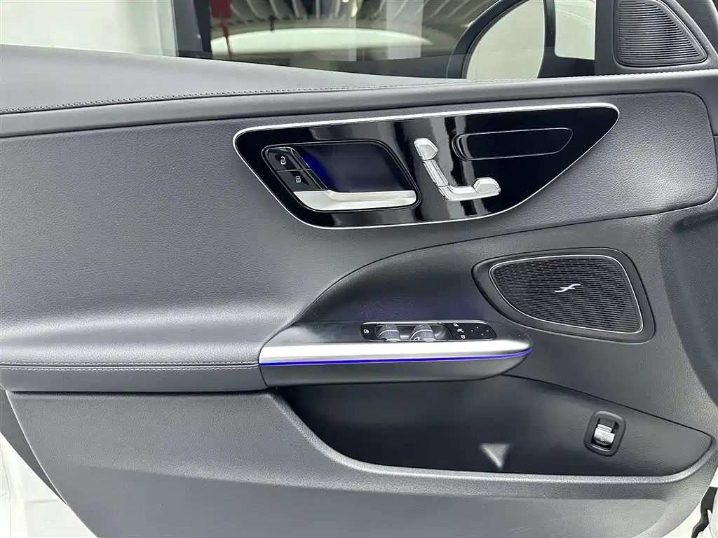 Mercedes-Benz C-Class 2024 — фото 27