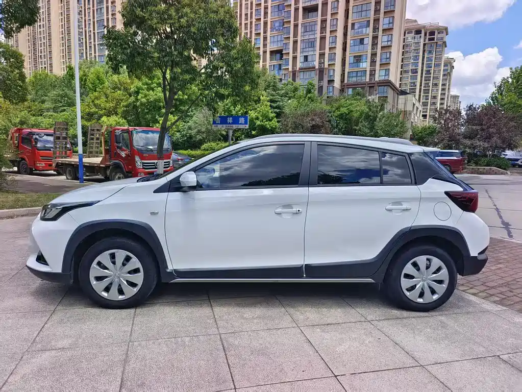 Toyota Yaris L 2022