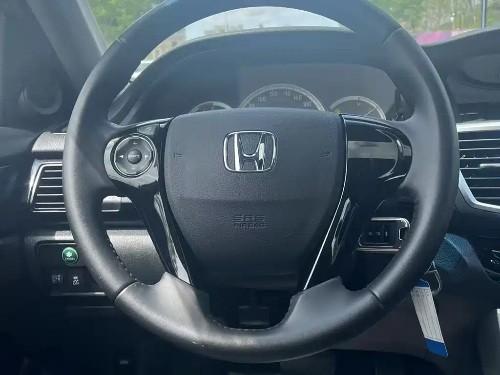 Honda Accord 2016 — фото 13