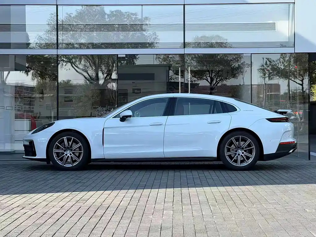 Porsche Panamera 2025 — фото 2