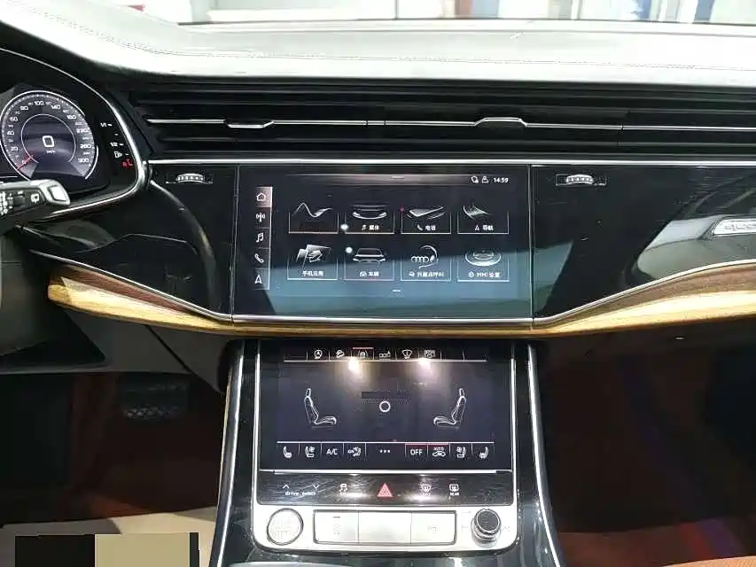 Audi Q7 2020 — фото 10