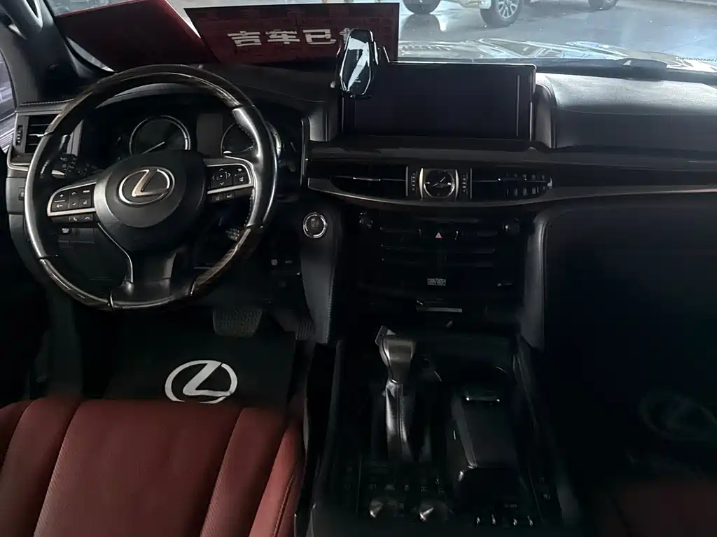 Lexus LX 2017 — фото 8