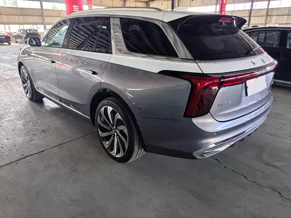 Hongqi E-HS9 2023