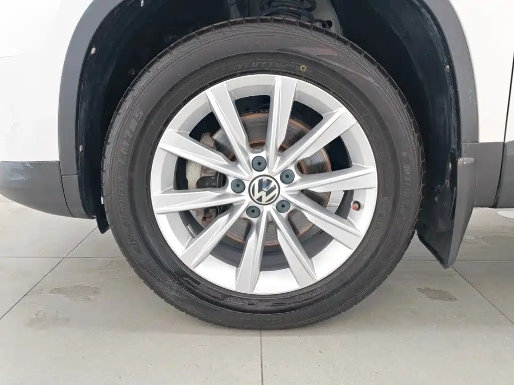 Volkswagen Tiguan 2017 — фото 17