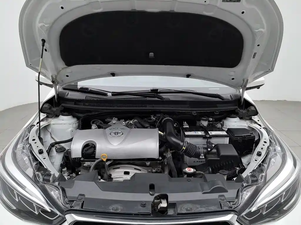 Toyota Yaris L 2021