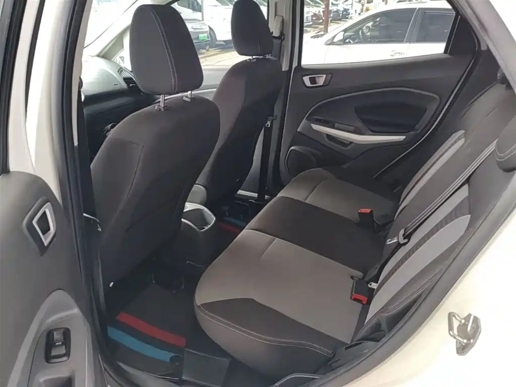 Ford Ecosport 2014 — фото 17