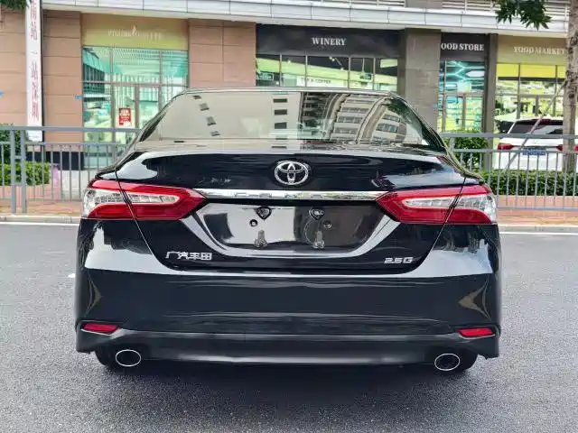 Toyota Camry 2019 — фото 15