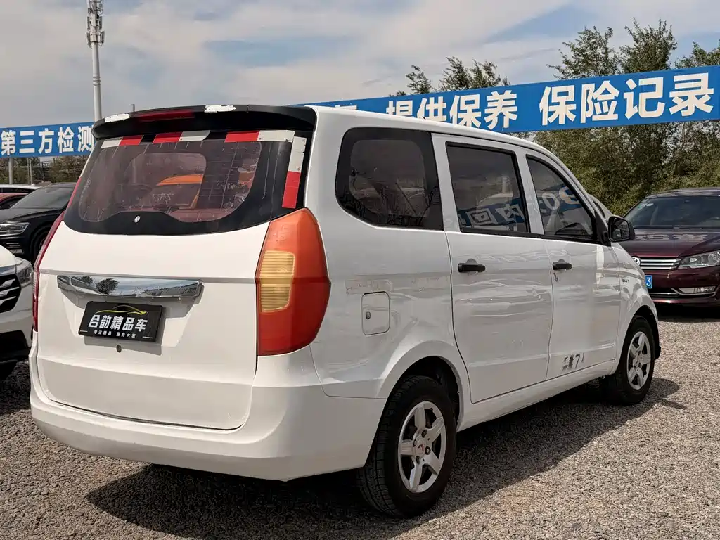 Wuling Hongguang 2015 — фото 9