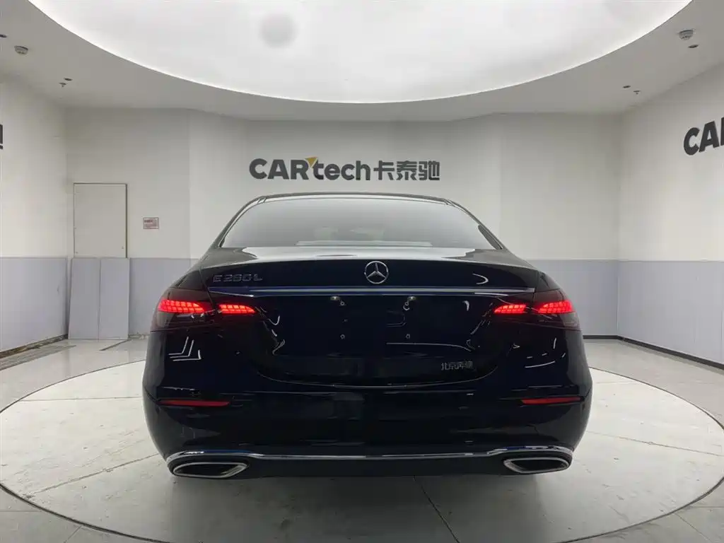 Mercedes-Benz E-Class 2023 — фото 6