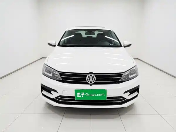 Volkswagen Sagitar 2018