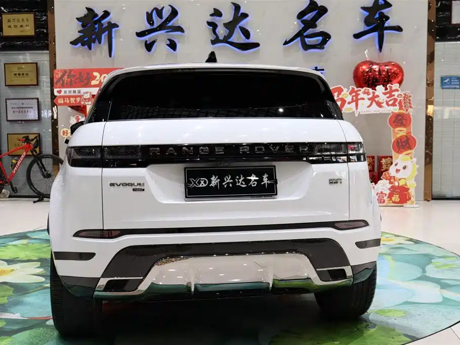 Land Rover Evoque 2023 — фото 6