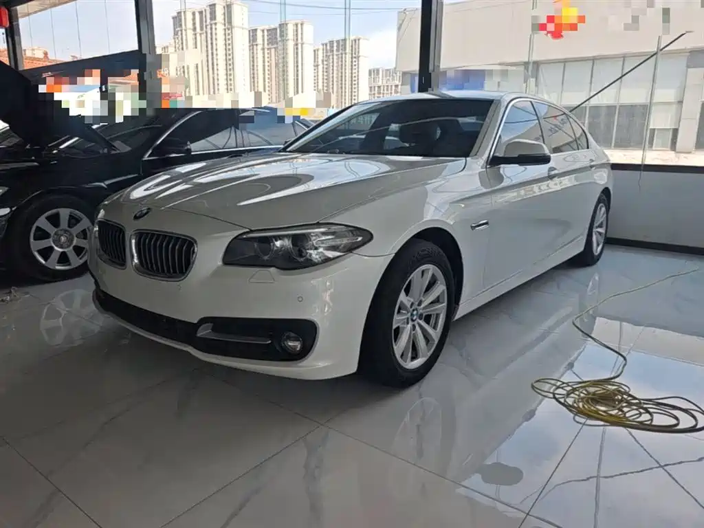 BMW 5 Series 2017 — фото 1