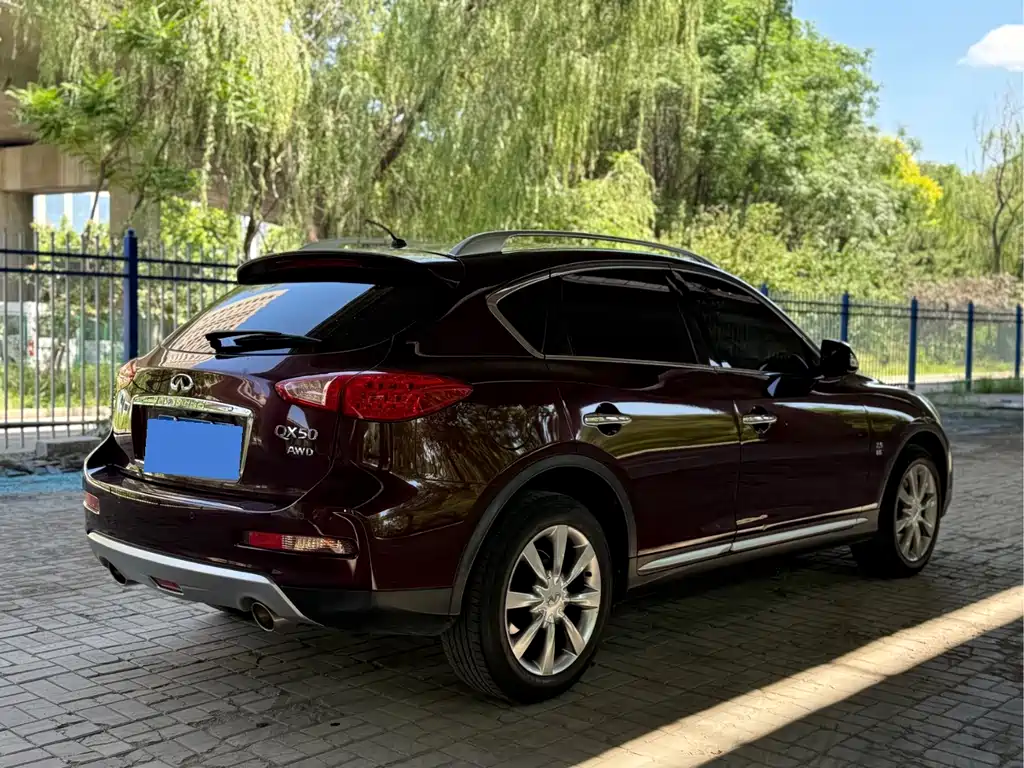 Infiniti QX50 2017 — фото 11
