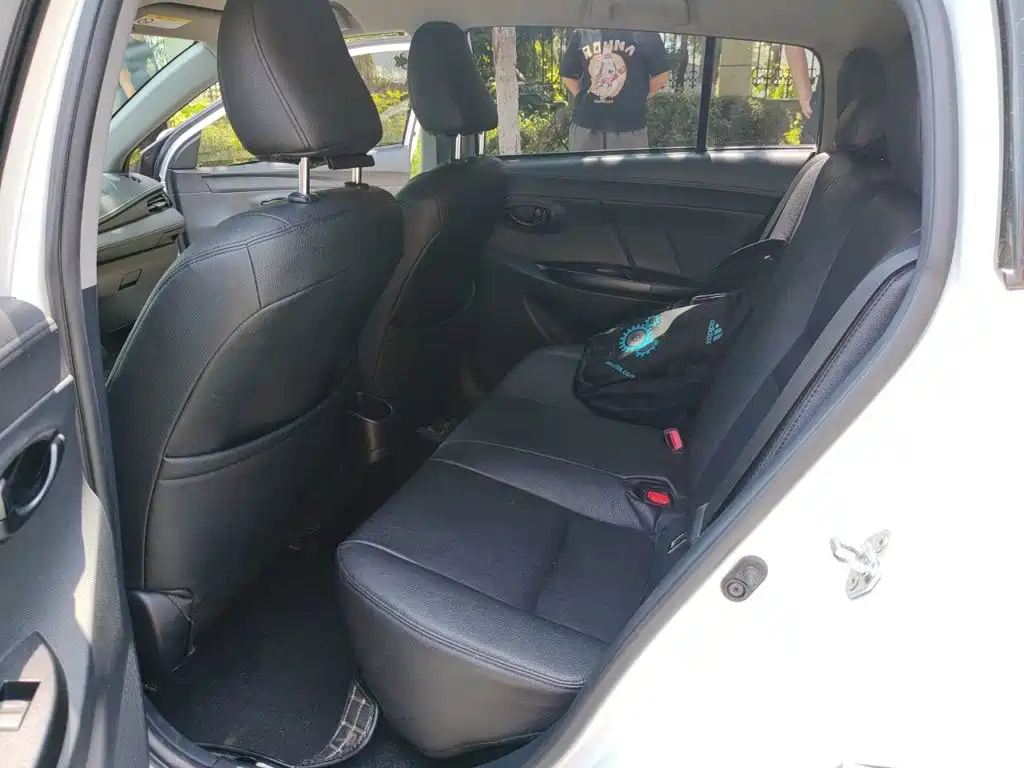 Toyota Yaris L 2022 — фото 14