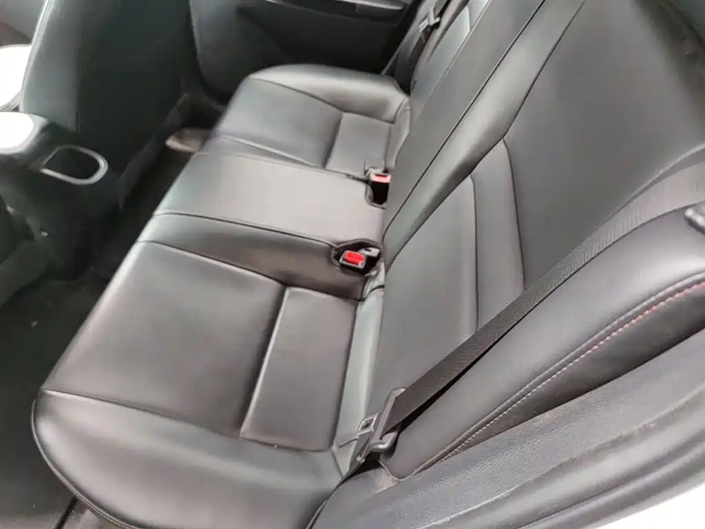 Toyota Yaris L 2022 — фото 17