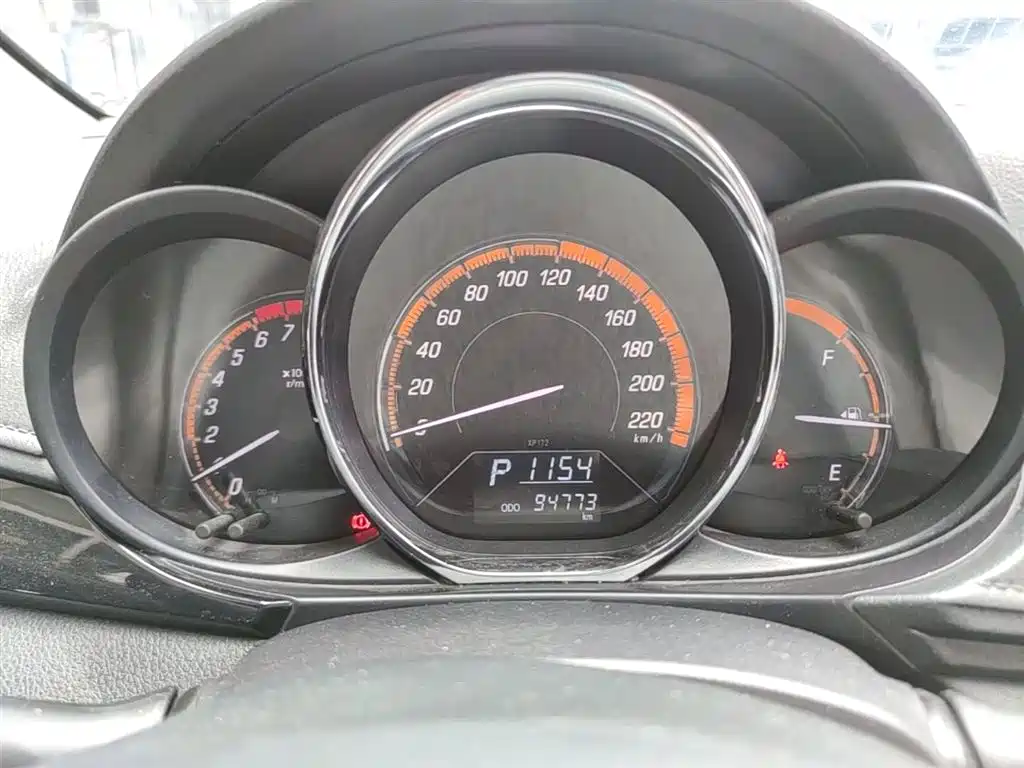 Toyota Yaris L 2022 — фото 12