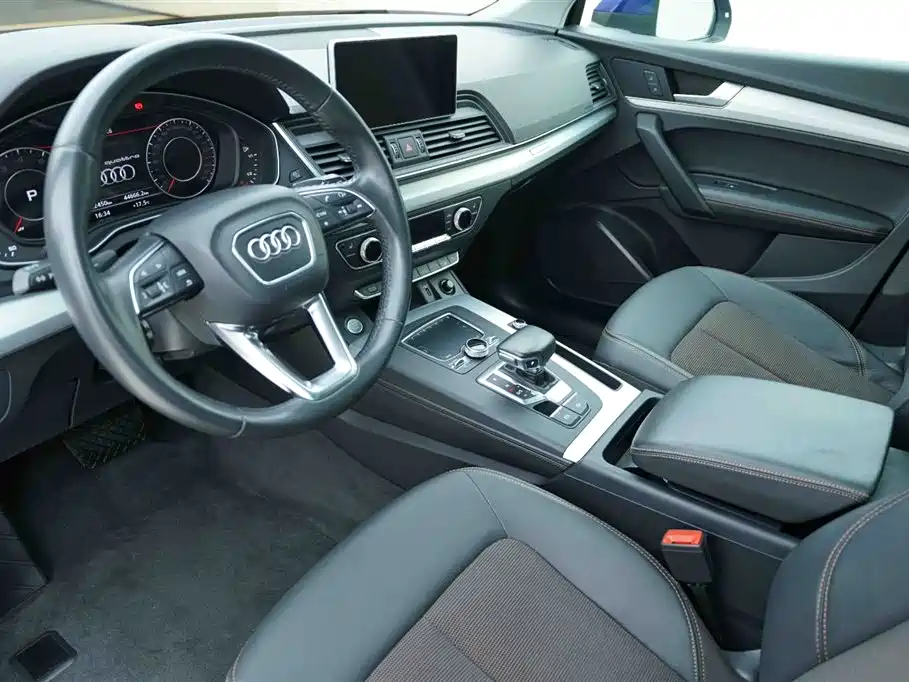 Audi Q5L 2018 — фото 10
