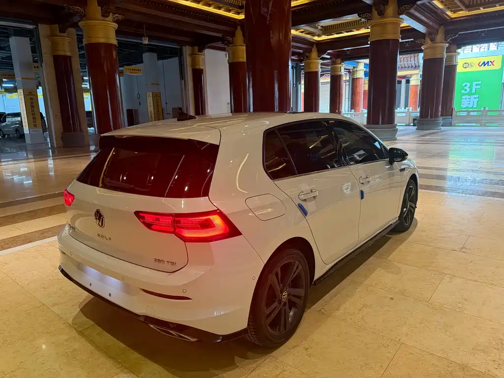 Volkswagen Golf 2023
