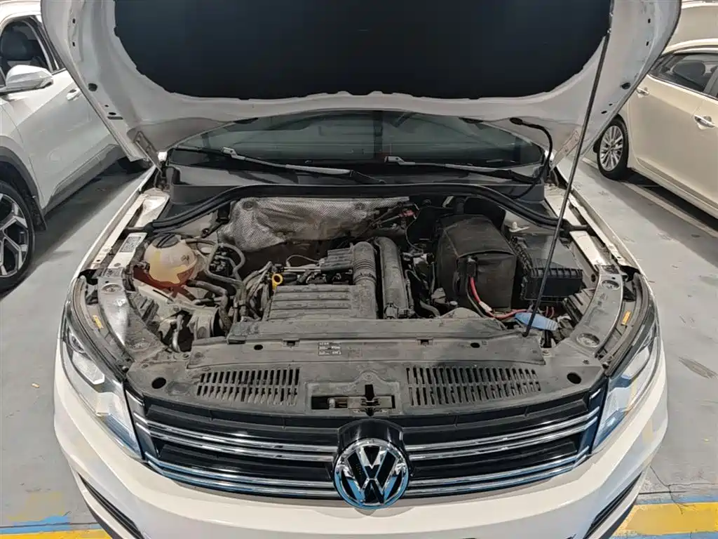 Volkswagen Tiguan 2018 — фото 20