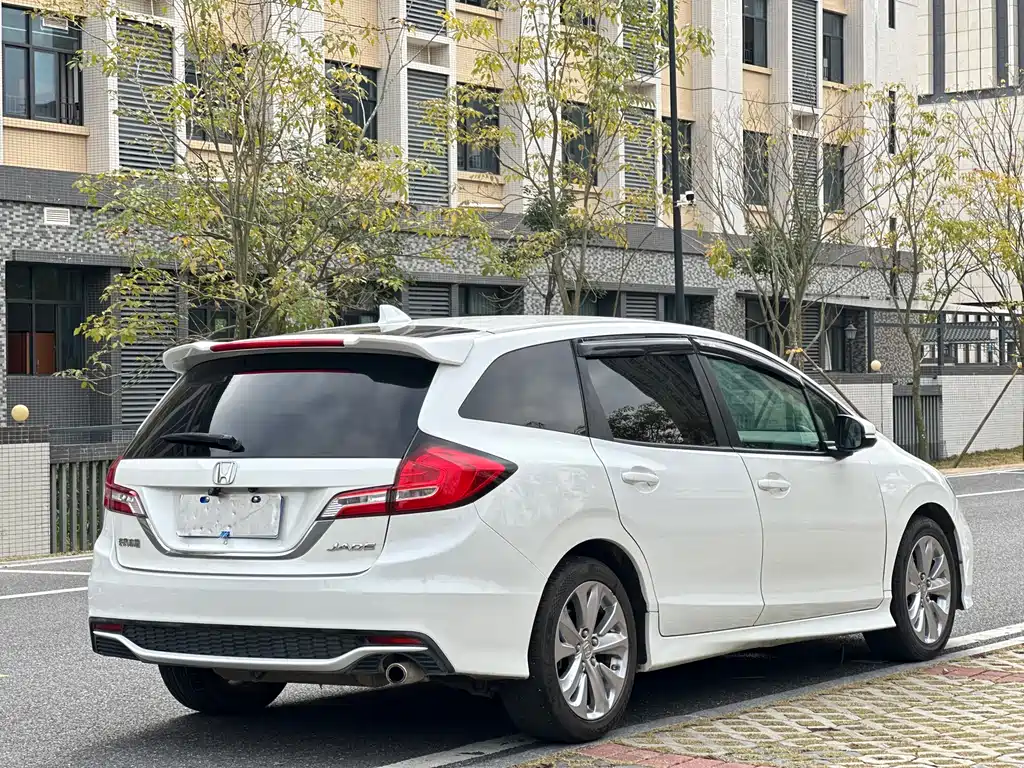 Honda Jade 2017 — фото 16