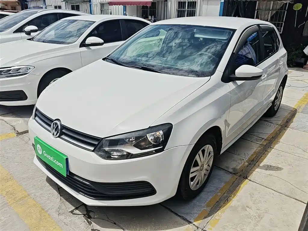 Volkswagen Polo 2015 — фото 1