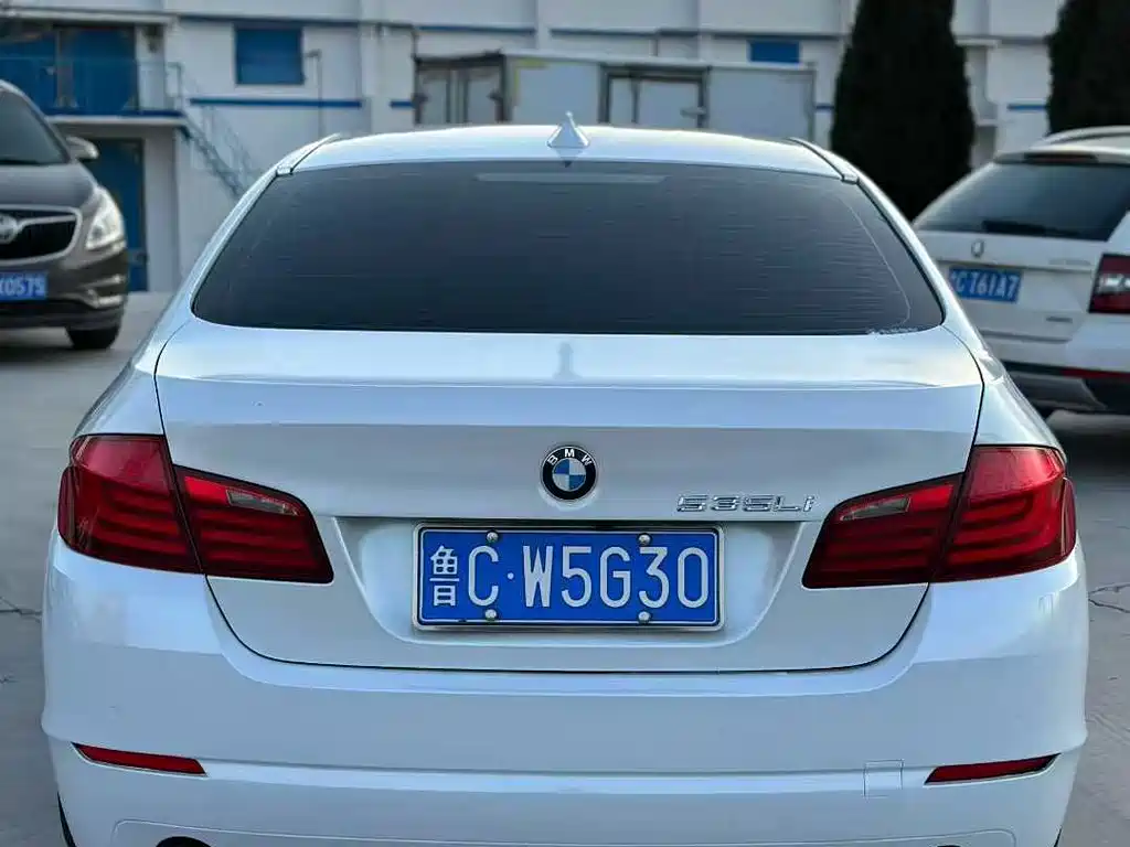 BMW 5 Series 2011 — фото 4