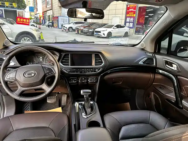 GAC Trumpchi GS4 2015