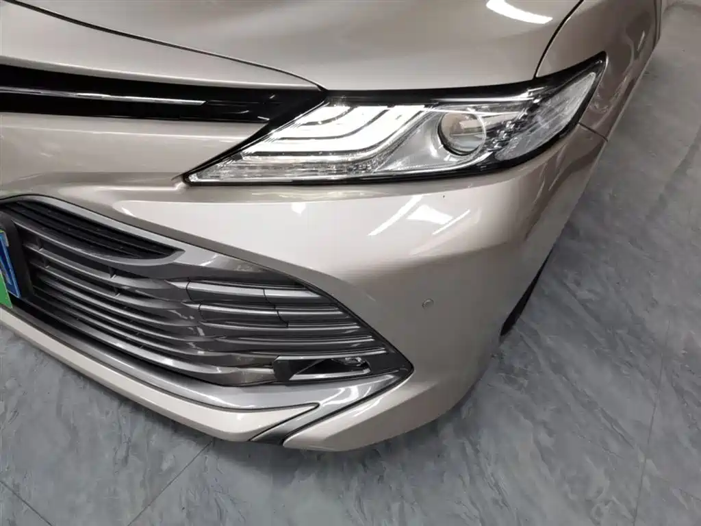 Toyota Camry 2019 — фото 18