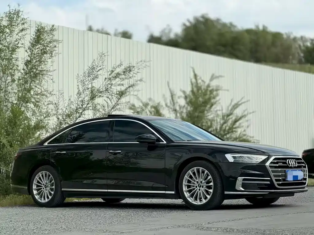 Audi A8 2022 — фото 3