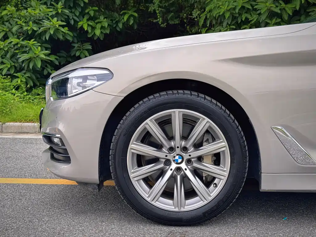 BMW 5 Series 2018 — фото 4