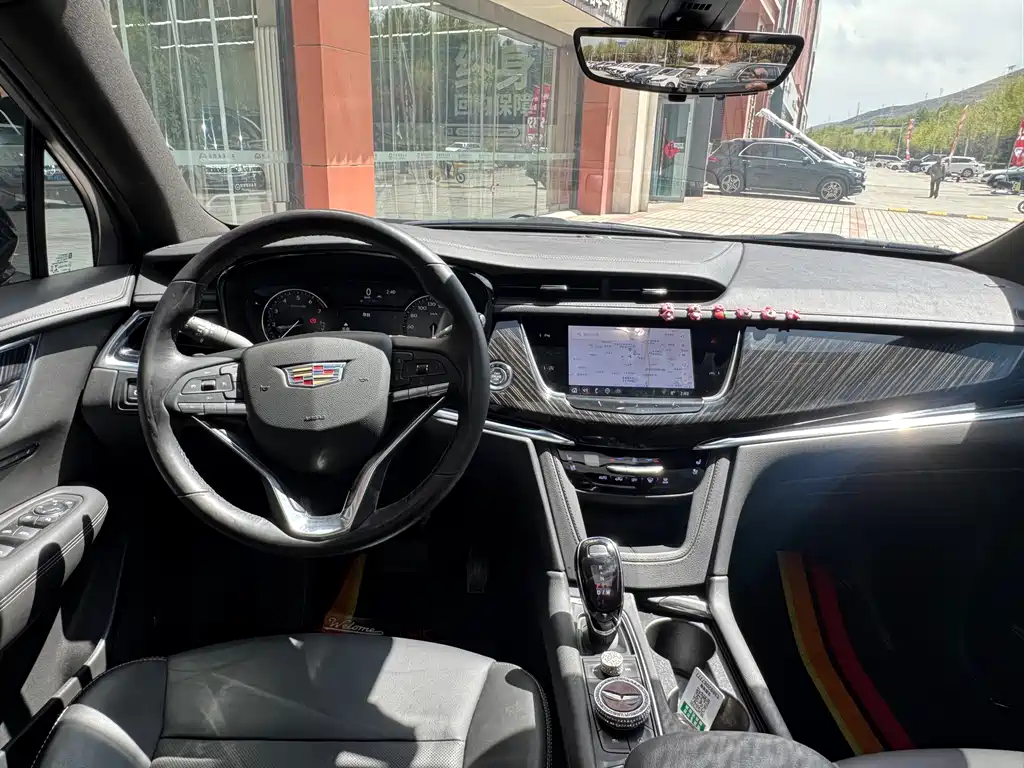 Cadillac XT6 2022 — фото 13